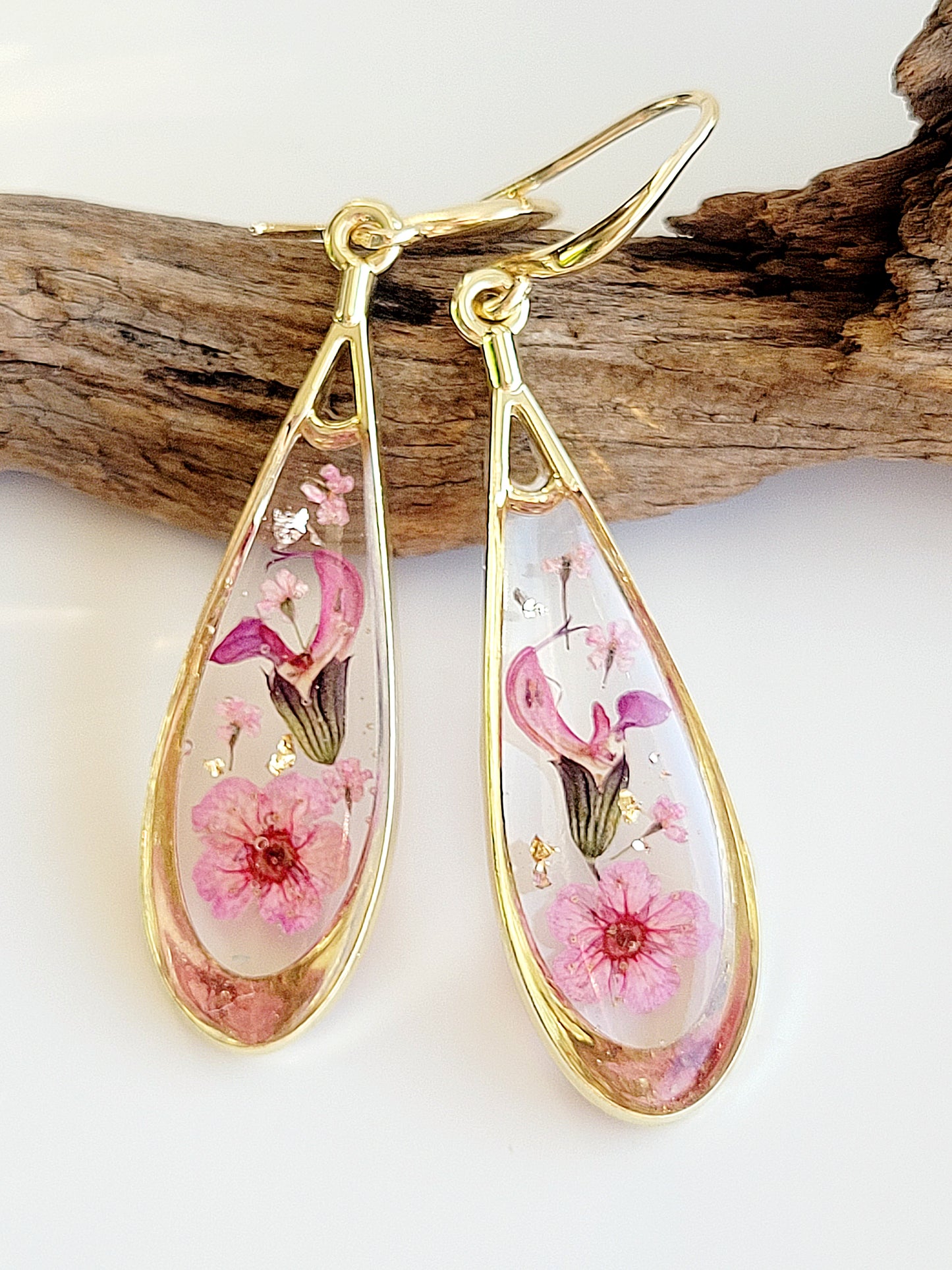 Botanical, handcrafted earrings with real genuine wildflowers. Mothers day gift. Giftf or her. Unique Gift. Cottage core earrings tear-drop earrings