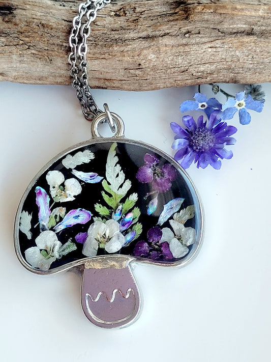 Botanical floral necklace with genuine wildflowers