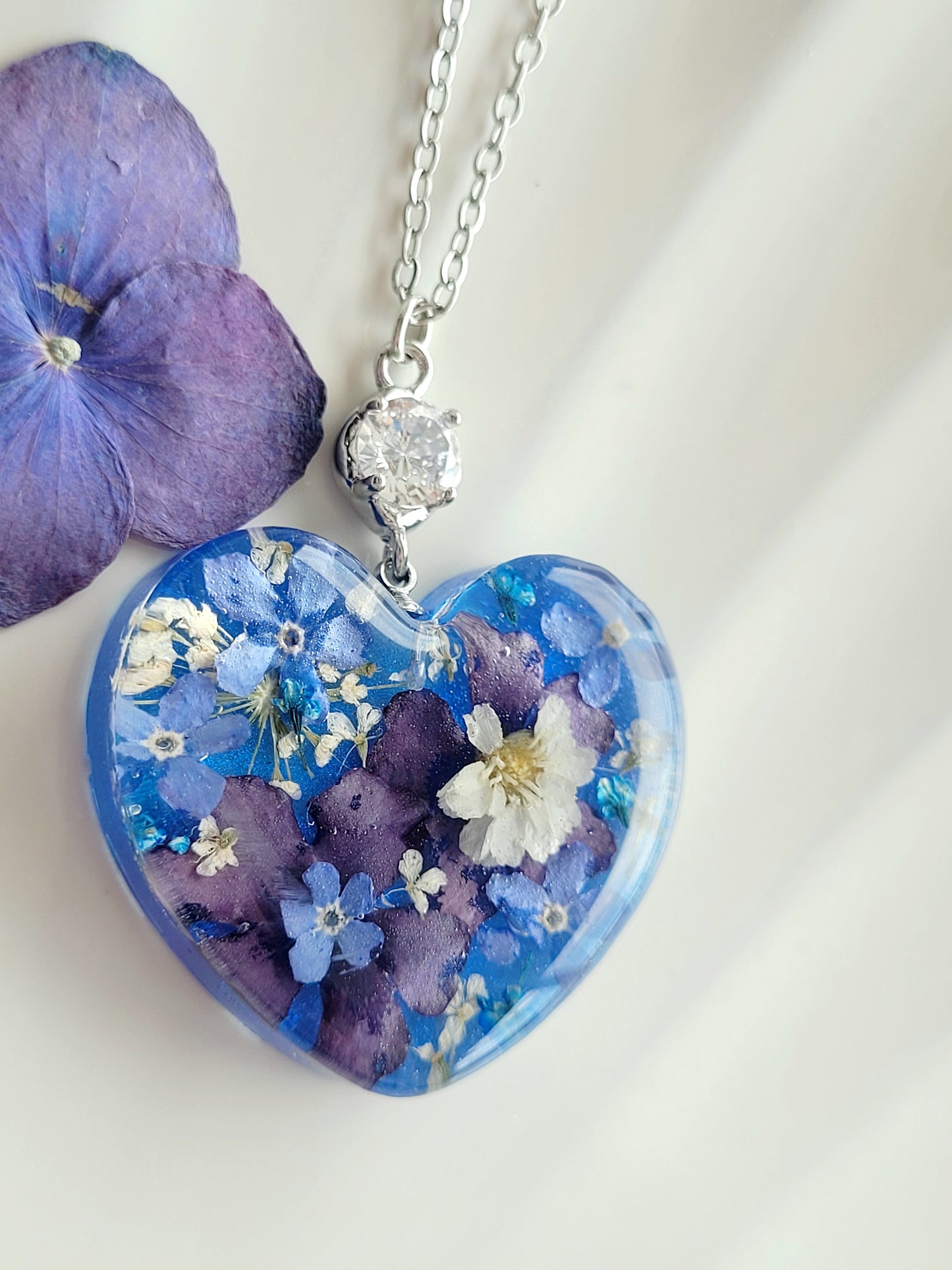Floral botanical handcrafted heart necklace with genuine flowers