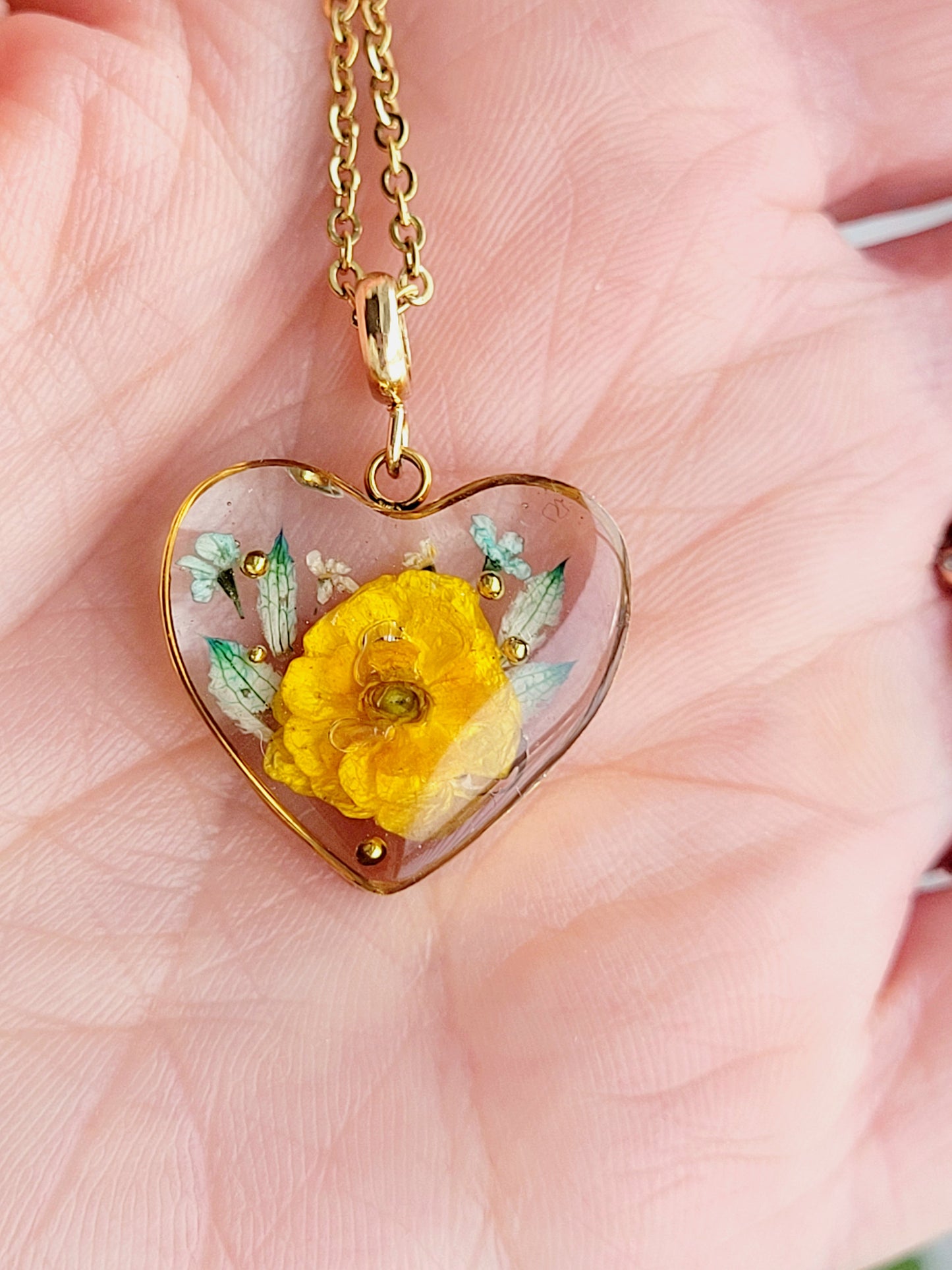 Botanical heart necklace with real genuine butter cup flower. Mothers day gift. Giftf or her. Unique Gift. Heart flower charm Cottage core heart 3D necklace