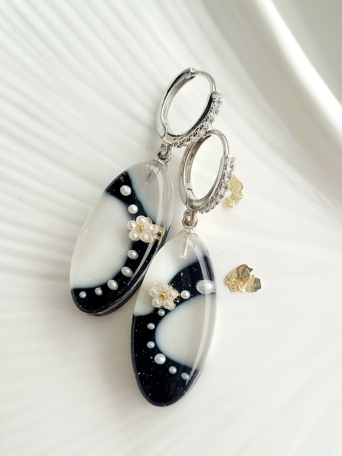 Black and white elegant earrings